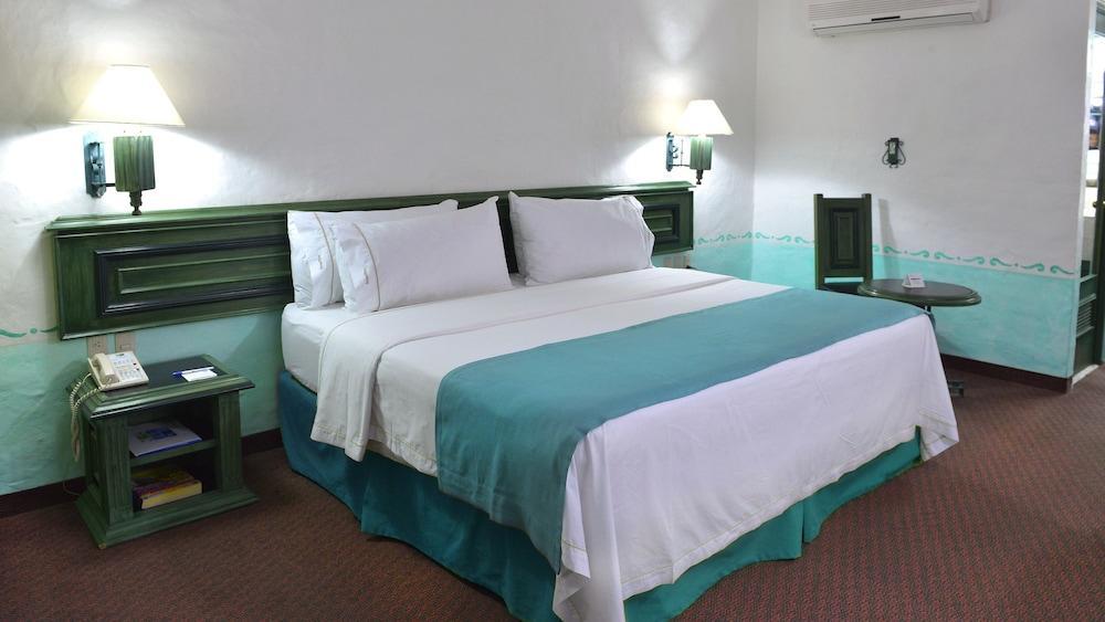 Holiday Inn Express Morelia By Ihg Buitenkant foto