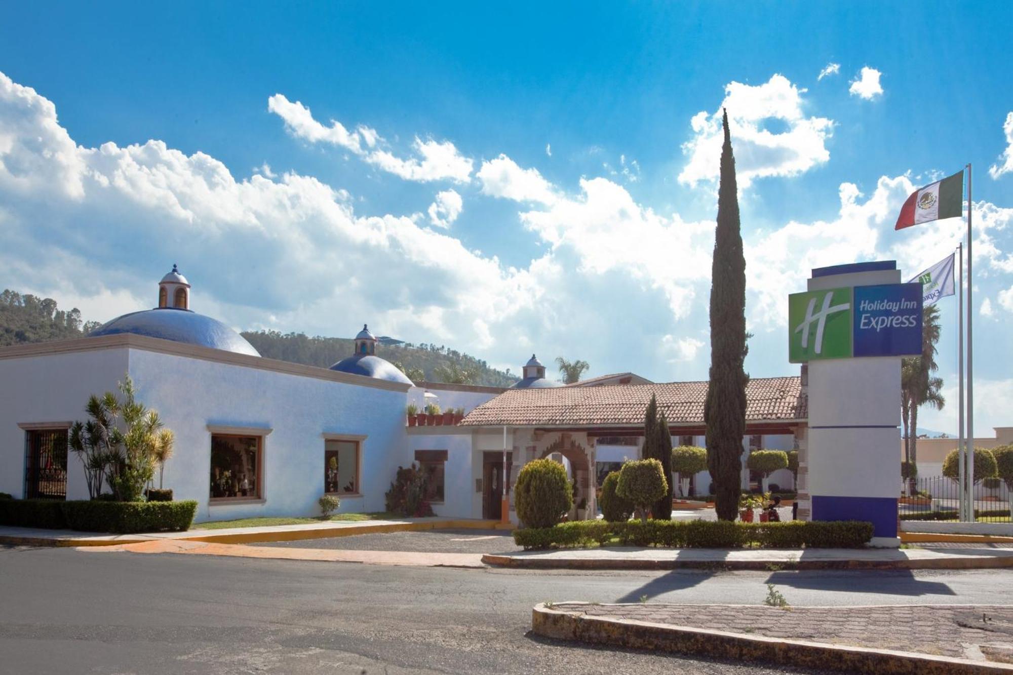 Holiday Inn Express Morelia By Ihg Buitenkant foto